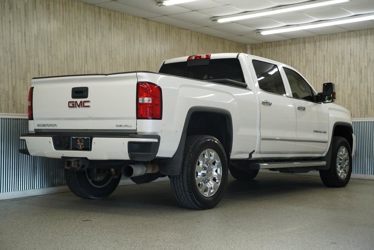 Used 2019 GMC Sierra 2500 Denali w/ Duramax Plus Package AWD/4WD image 10