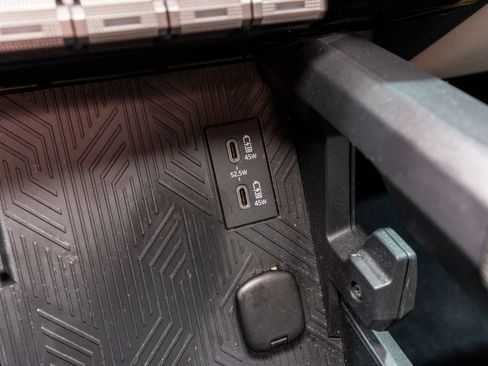 Used 2024 Toyota Tacoma Limited w/ Limited Package (LT) image 25