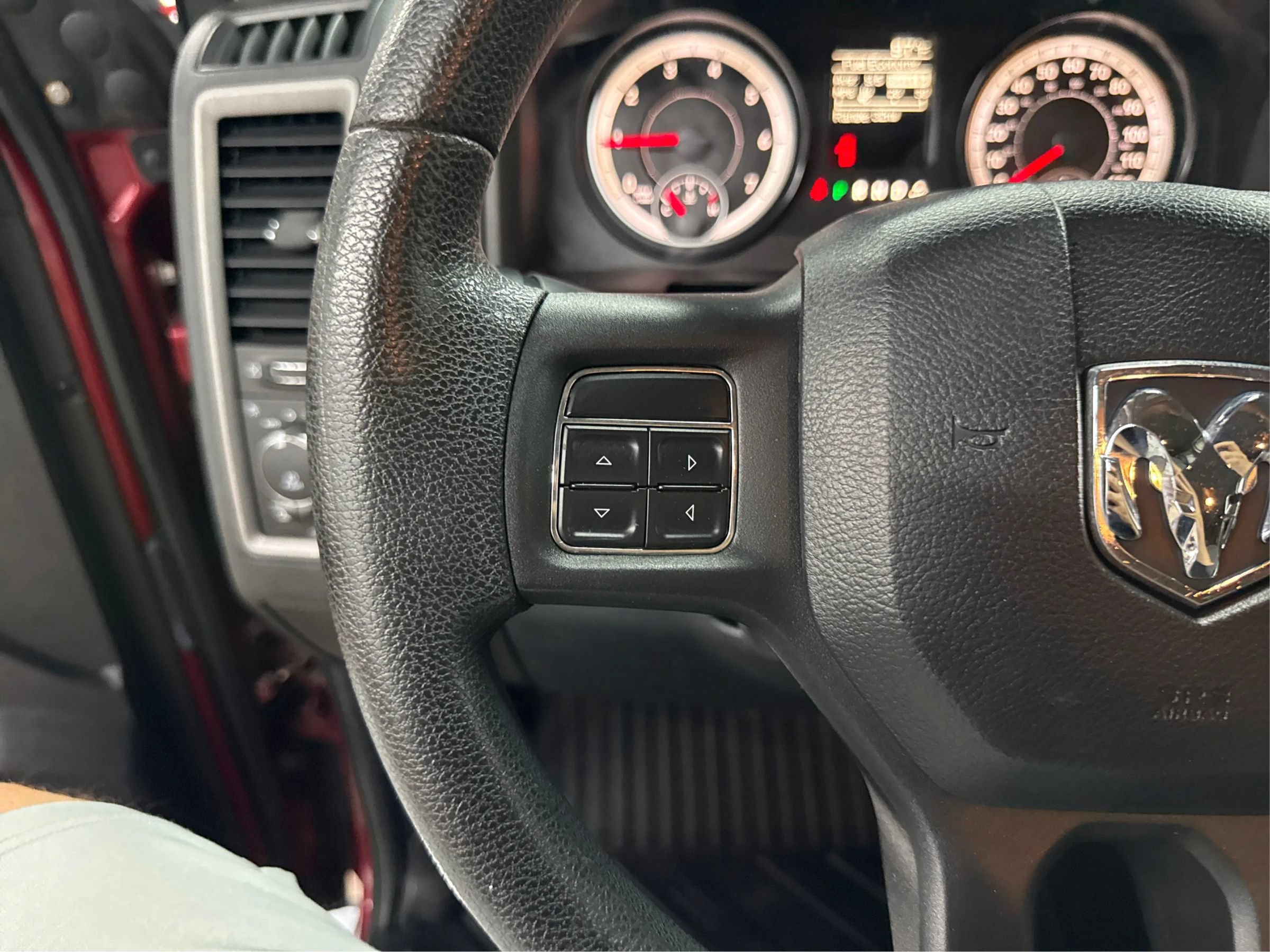 Used 2014 RAM 1500 Express AWD/4WD image 21