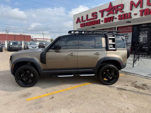 Used 2020 Land Rover Defender 110 First Edition image 4