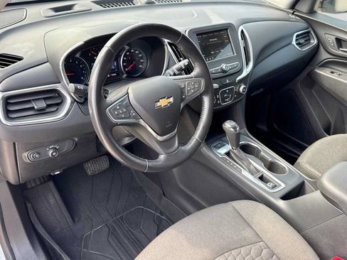 Used 2019 Chevrolet Equinox LT AWD/4WD image 2