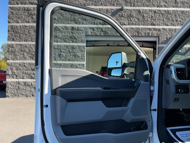 New 2025 Ford F350 XL w/ XL Chrome Package AWD/4WD image 9