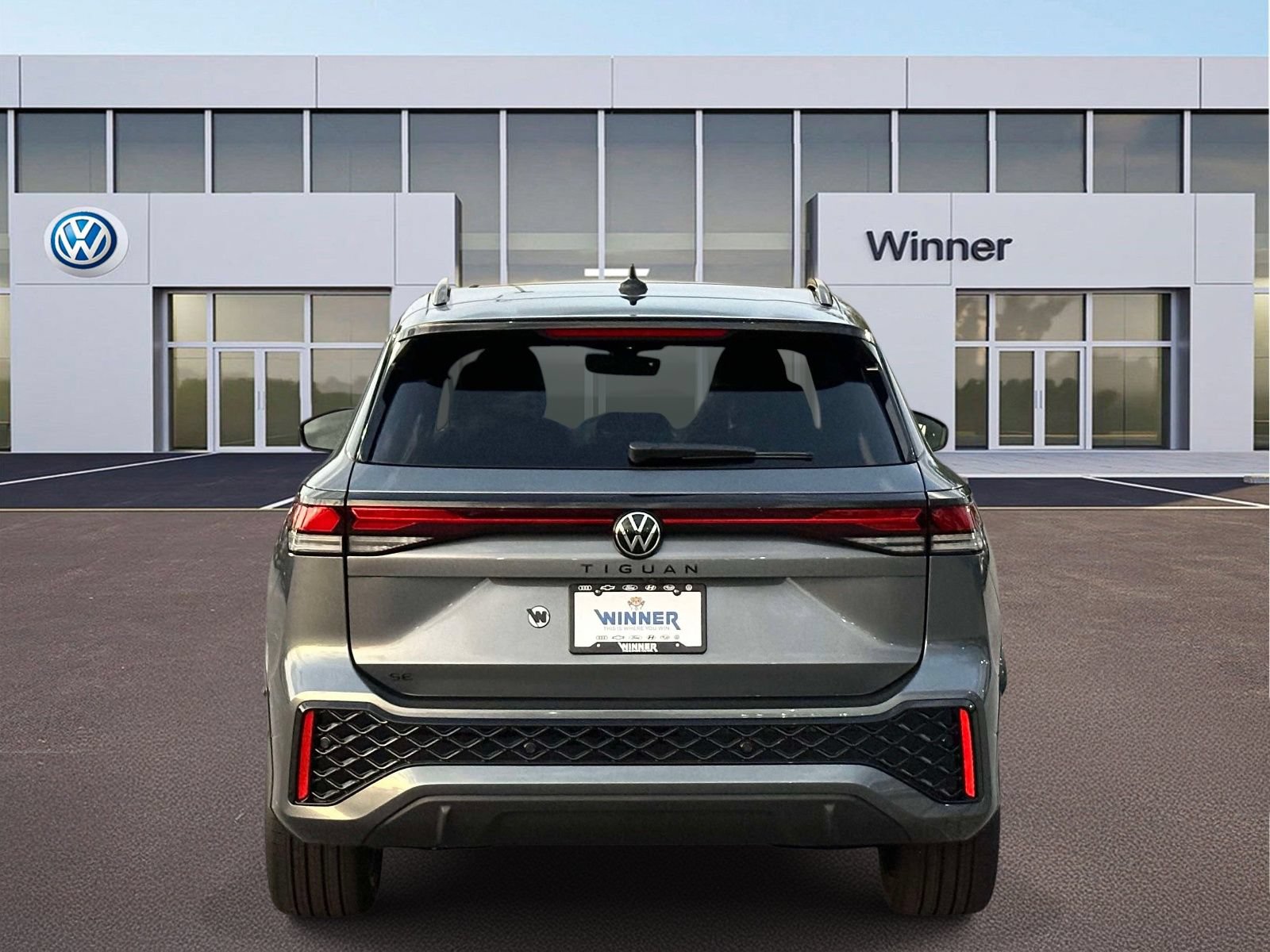 New 2026 Volkswagen Tiguan SE R-Line FWD image 4