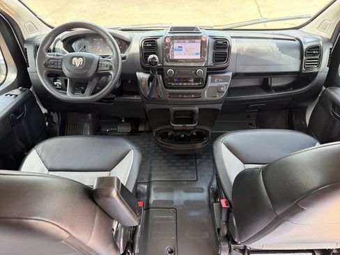 Used 2024 RAM ProMaster 2500 w/ Convenience Group FWD image 16