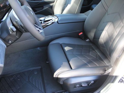 New 2026 BMW 530i xDrive 530i xDrive w/ M Sport Package image 23