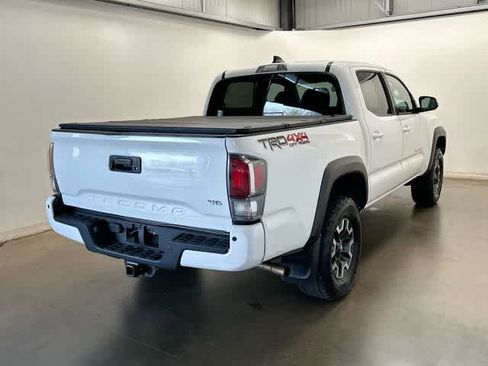 Used 2022 Toyota Tacoma TRD Off-Road w/ Technology Package AWD/4WD image 31