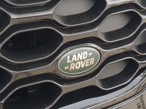 Used 2025 Land Rover Discovery Dynamic SE AWD/4WD image 12