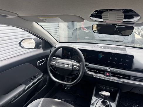 Used 2025 Kia K4 LXS FWD image 34