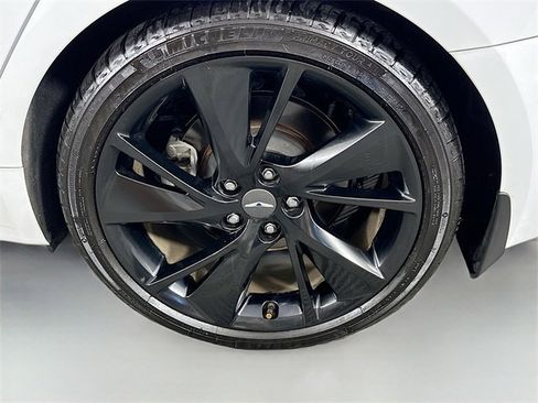 Used 2023 Genesis G70 2.0T w/ Sport Prestige Package image 33