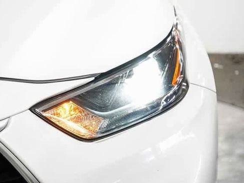 Certified 2023 Toyota Highlander LE image 8