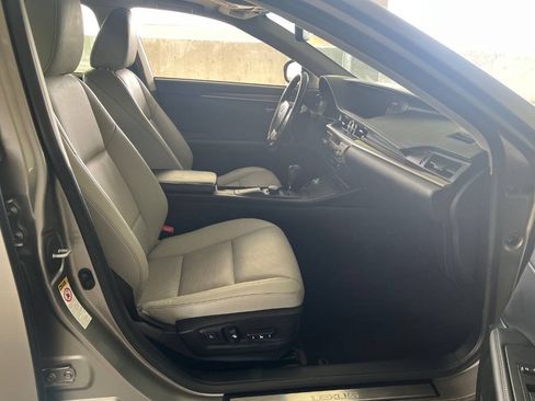Used 2015 Lexus ES 350 w/ Premium Package FWD image 14