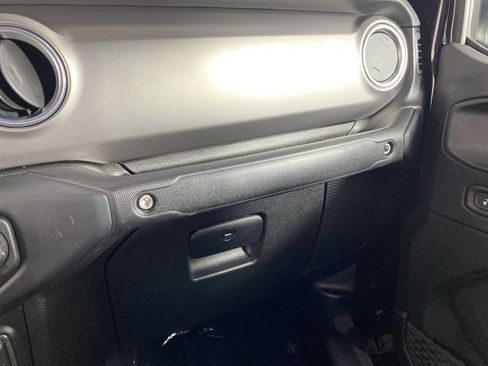 Used 2020 Jeep Gladiator Rubicon AWD/4WD image 29