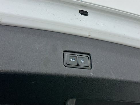 Used 2024 Audi Q4 e-tron Premium Plus w/ Premium Plus image 32