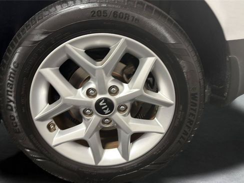 Used 2020 Kia Soul S FWD image 23