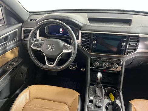 Used 2020 Volkswagen Atlas Cross Sport SEL Premium R-Line AWD/4WD image 2