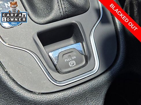 Used 2022 Jeep Cherokee Latitude w/ Trailer Tow Group AWD/4WD image 23