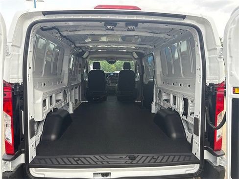 New 2025 Ford Transit 250 Low Roof RWD image 17