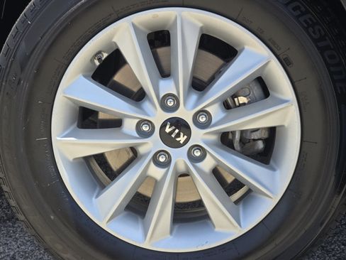 Used 2020 Kia Sorento L FWD image 15