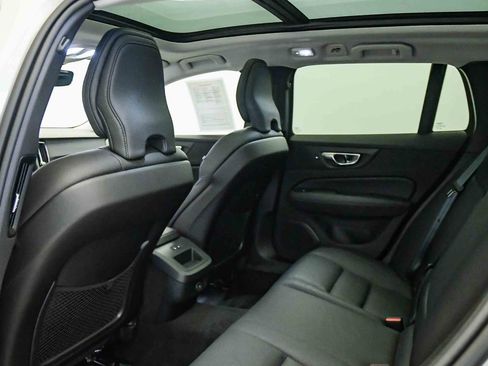 Certified 2025 Volvo V60 B5 Cross Country Plus AWD/4WD image 19