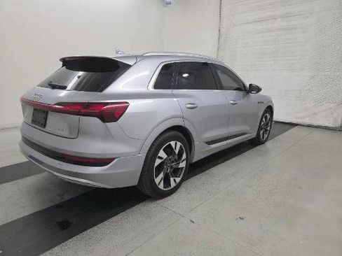 Used 2022 Audi e-tron Premium AWD/4WD image 4