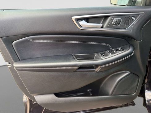 Used 2022 Ford Edge Titanium AWD/4WD image 18