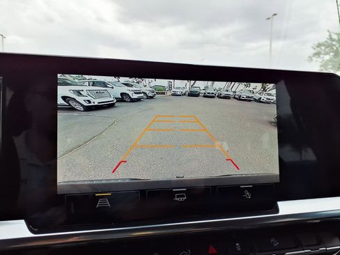 Used 2022 Chevrolet Silverado 1500 RST w/ Convenience Package II AWD/4WD image 23