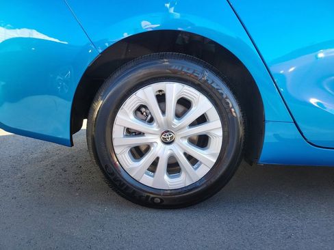 Used 2022 Toyota Prius L Eco image 5