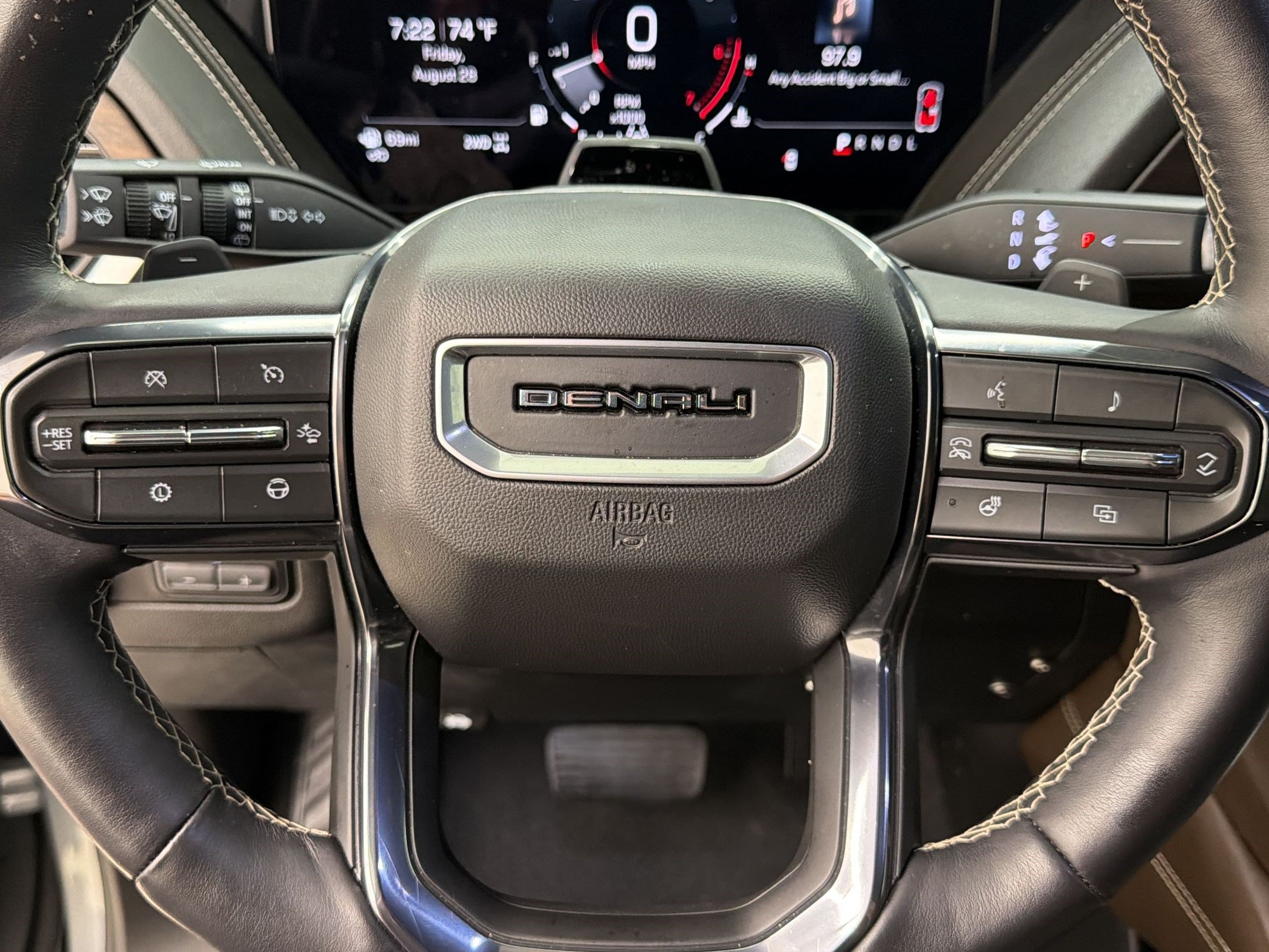 Used 2026 GMC Yukon Denali Ultimate AWD/4WD image 11