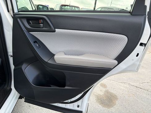 Used 2018 Subaru Forester 2.5i Premium image 16