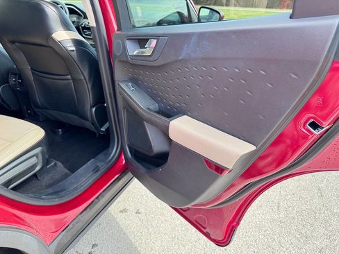 Used 2020 Ford Escape Titanium AWD/4WD image 14