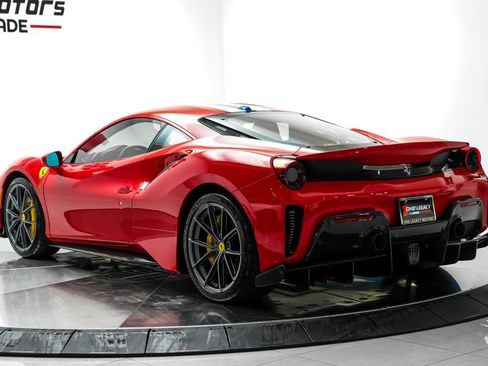 Used 2020 Ferrari 488 Pista Coupe RWD image 11