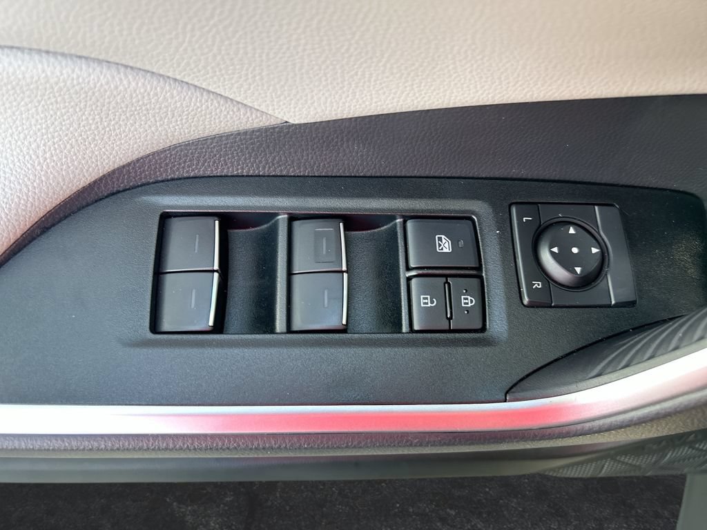 Used 2025 Toyota RAV4 XLE w/ Convenience Package FWD image 13