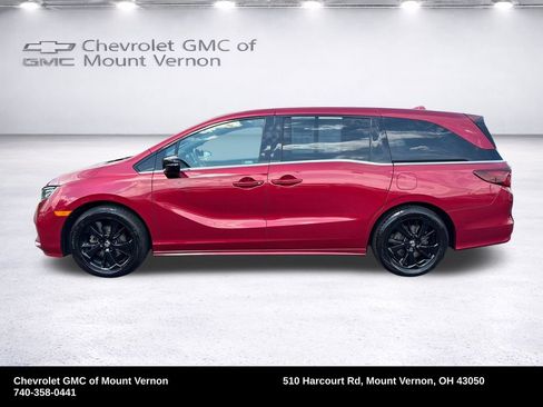 Used 2023 Honda Odyssey Sport image 2