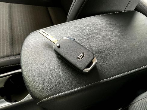 Used 2021 Kia Soul S FWD image 31