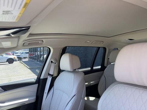 Used 2020 BMW X7 xDrive40i w/ Premium Package AWD/4WD image 12