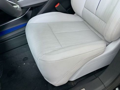 New 2025 Cadillac Lyriq Luxury image 18