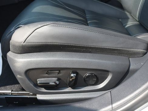 Used 2023 Lexus ES 300h Ultra Luxury w/ Accessory Package (Z2) FWD image 13