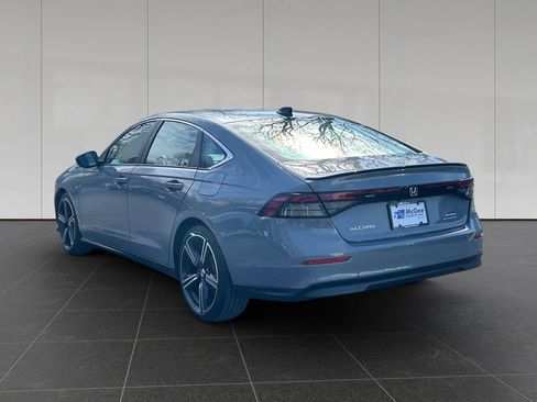 Used 2025 Honda Accord Sport image 3