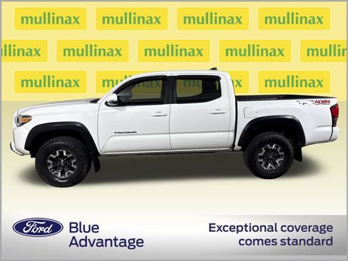 Used 2018 Toyota Tacoma TRD Off-Road w/ Technology Package AWD/4WD image 10