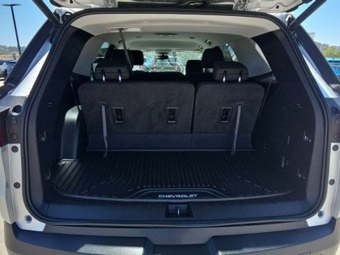 Used 2020 Chevrolet Traverse LT FWD image 25