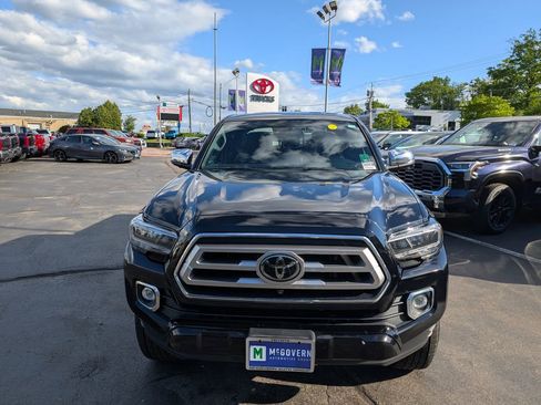 Certified 2022 Toyota Tacoma Limited AWD/4WD image 11