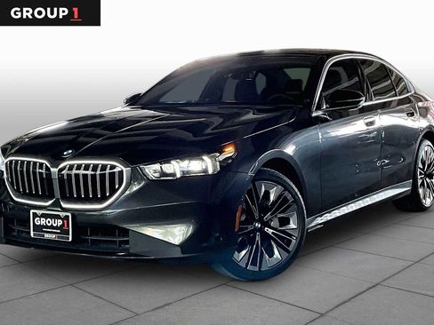 Used 2026 BMW 530i RWD image 1