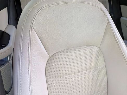 Certified 2022 Jaguar E-PACE SE image 20