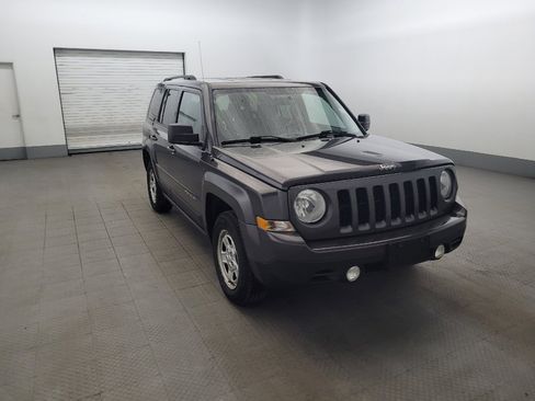 Used 2015 Jeep Patriot Sport w/ Power Value Group AWD/4WD image 13