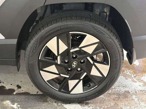 Used 2024 Hyundai Kona SEL AWD/4WD image 10