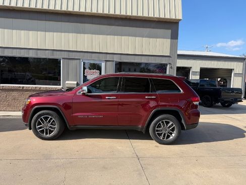 Used 2020 Jeep Grand Cherokee Limited image 1