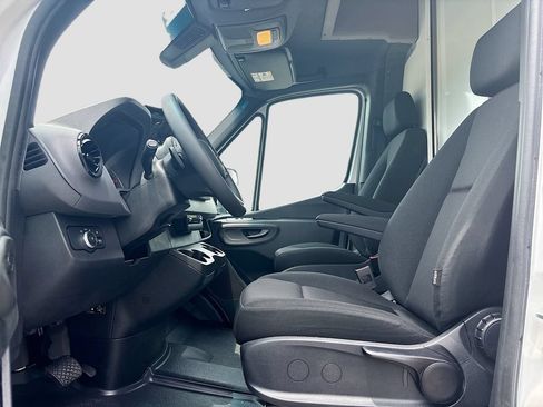 Used 2024 Mercedes-Benz Sprinter 4500 image 29