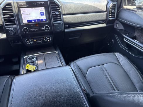 Used 2020 Ford Expedition Limited w/ Texas Edition Package RWD image 17