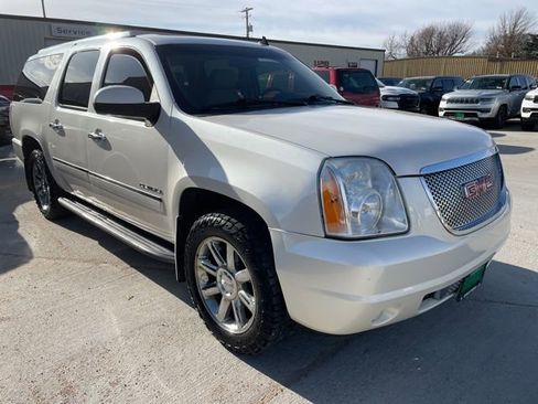Used 2012 GMC Yukon XL Denali image 3