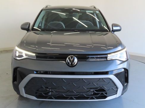 New 2025 Volkswagen Taos SE image 10